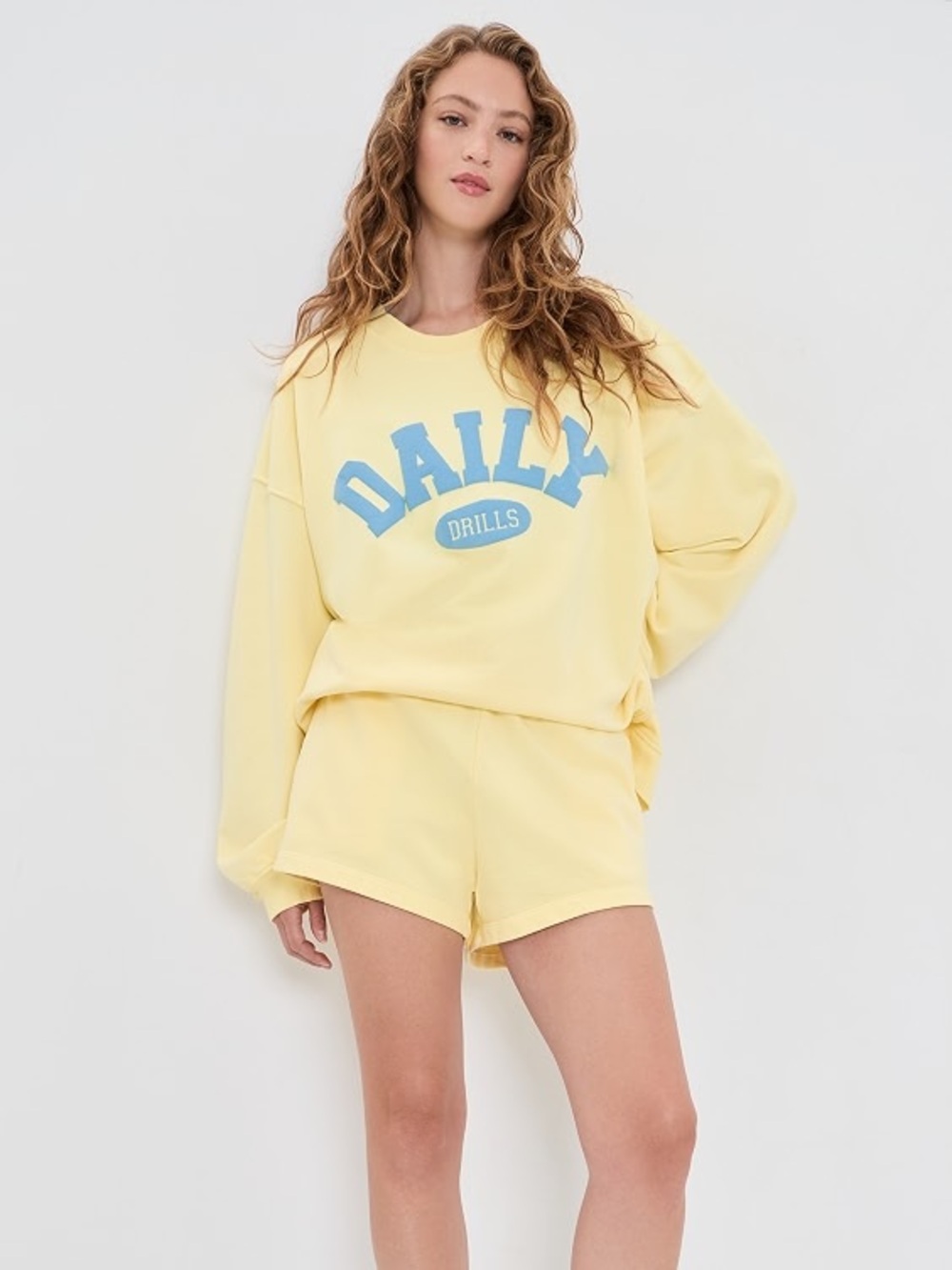 Daily drills x shop bop oversized crew neck in lemonade / Malibu
